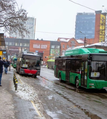 У Дніпрі через перекриття Мануйлівського проспекту кілька автобусів змінять маршрут