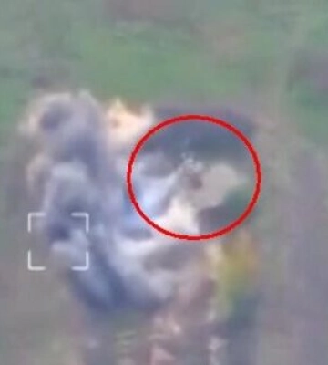 Уламки російського вертольота КА-52 та фрагменти тіл двох ворожих пілотів знайшли українські бійці на Херсонщині. ВIДЕО