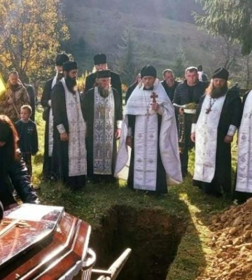 В трех епархиях священники УПЦ отпели погибших защитников Украины
