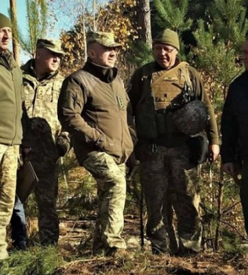 Укріплюються оборонні рубежі Києва