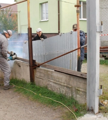 У Дніпрі демонтували незаконно встановлену огорожу