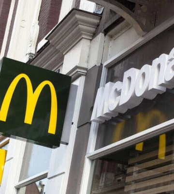 McDonald&#039;s возобновил работу еще в трех городах: где открылись