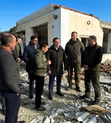 Главі МЗС Іспанії показали руйнування у Макарові
