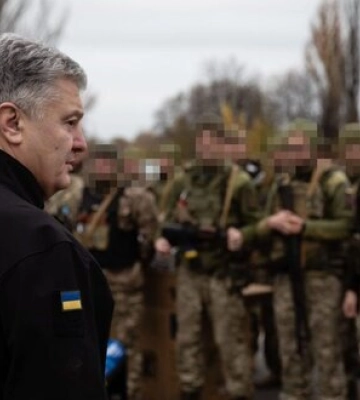 Порошенко передав буржуйки та генератори підрозділу ППО на Дніпропетровщині. ФОТО