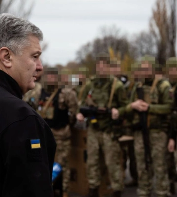 Порошенко привіз буржуйки та генератори у підрозділ протиповітряної оборони на Дніпропетровщині
 (Відео)