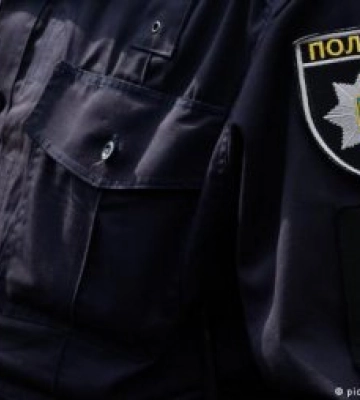 Поліцейські посилено патрулюють автошляхи Закарпаття: Що перевіряють (ВІДЕО)
