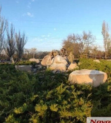 В Николаеве взорвали обелиск &quot;Родина-мать&quot;. ВИДЕО+ФОТОрепортаж