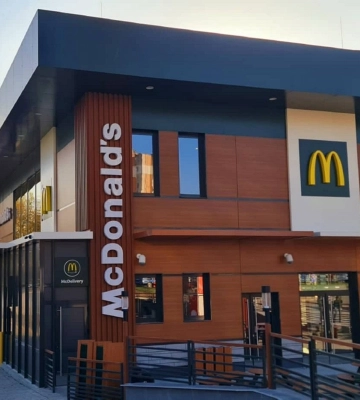 McDonald’s стало больше: во Львове открылся достроенный в этом году ресторан – фото