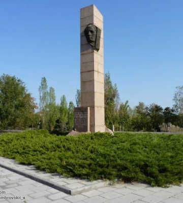 В Миколаєві підірвали обеліск &quot;Батьківщина-матір&quot;. ВІДЕО+ФОТОрепортаж