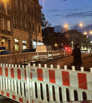 У Києві демонтовують вивіски, які порушують режим економії, а у Львові ще розмірковують