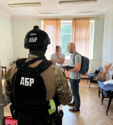 Перед судом постане начальник митного посту «Рені» за вимагання хабара з експортерів зернових
