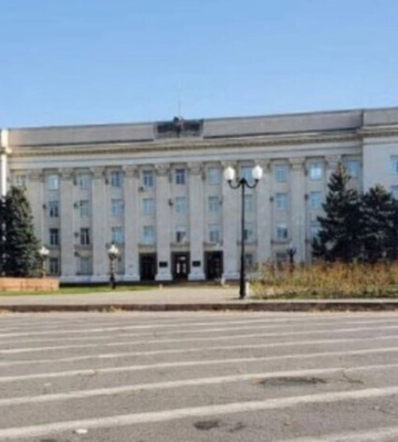 В Херсоне со здания ОГА исчез российский флаг 