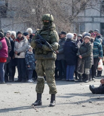 Генштаб про «евакуацію» з Херсонської області: окупанти викрадають машини швидкої допомоги та обладнання з лікарень