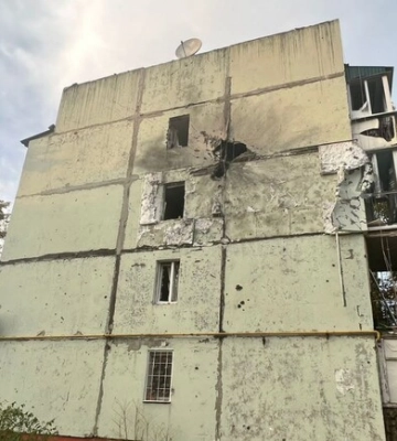 Вибиті шибки, зруйновані дахи і двері: наслідки нічних обстрілів у Запоріжжі