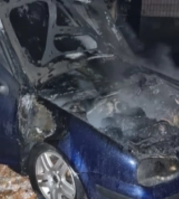 У Рівненському районі згоріло авто