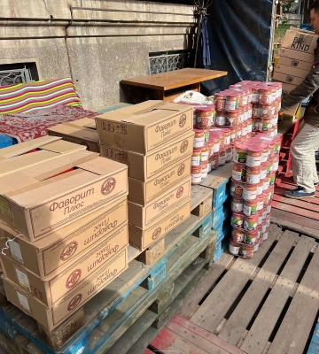 Термобілизна, ліхтарі, продуктові вантажі: Дніпро вчергове передав допомогу 