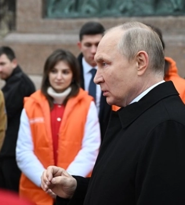Жителів Херсона потрібно вивезти з міста, щоб вони &quot;не страждали від обстрілів&quot;, - Путін