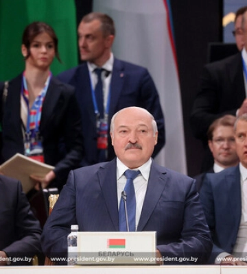 Лукашенка схиляють до відкритої участі у війні в Україні