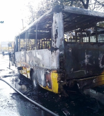Вогонь спалахнув на ходу: в Одесі згоріла маршрутка