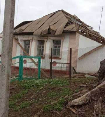 Випустили 28 снарядів із САУ. Унаслідок обстрілів Білопільської громади на Сумщині пошкоджені приватні будинки
