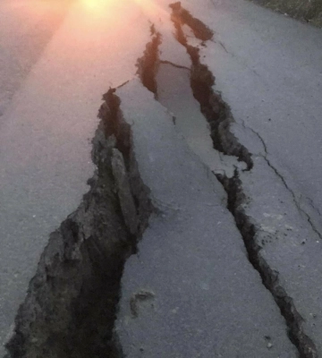 У гірському селі на Львівщині стався зсув дороги, яку ремонтують з 2020-го року