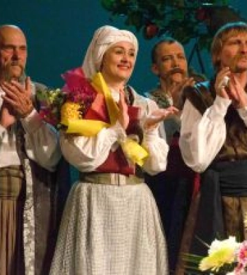 Ювілей театру відзначили разом із міністром