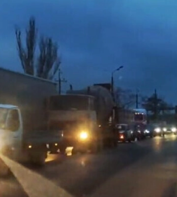 Мариуполь превратили в логистический хаб врага: советник мэра сообщил о движении техники и оккупантов