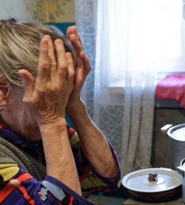 У Дніпрі псевдоволонтерка обікрала бабусю