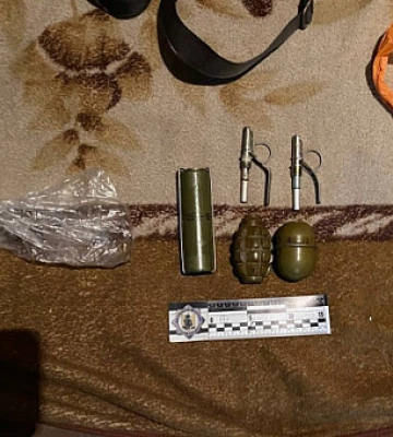 В Кривом Роге задержали мужчину, который сбывал оружие и боеприпасы