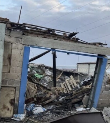 Вночі російські війська знову завдали ракетний удар по Запорізькому району