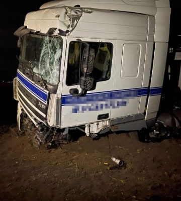 Смертельна ДТП на трасі Київ-Одеса: легковик влетів у вантажівку, водій загинув