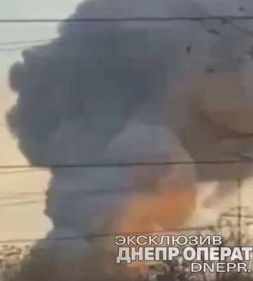 Стовп диму та розряди струму в повітрі: у Дніпрі загорівся трансформатор