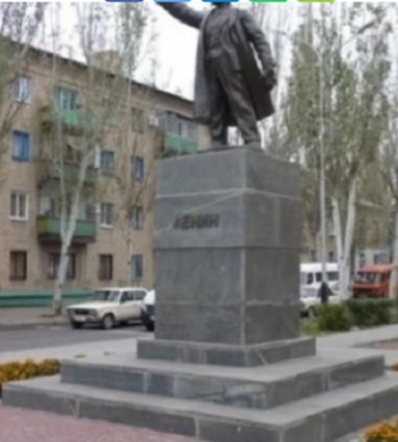 В Мелитополе вернули памятник Ленину, демонтированный семь лет назад - СМИ