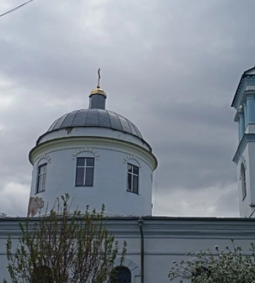На Киевщине представители терробороны захватывают храм УПЦ: избили священника и его жену