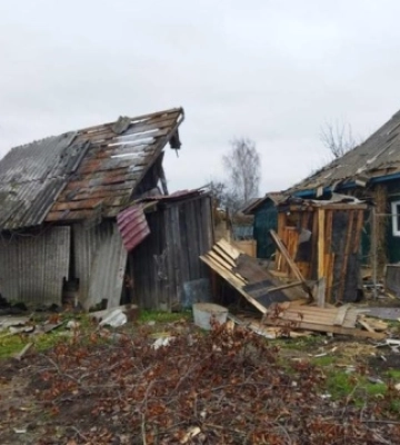 росіяни обстріляли громаду на Сумщині - зруйновані стіни й дахи будинків