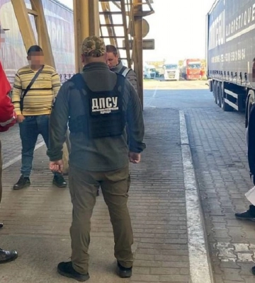 На Львівщині ухилянтів переправляли за кордон під виглядом далекобійників
