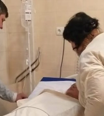 В Дніпрі всю ніч рятували хлопця з Покровського: рани на обличчі, тілі, руках та ногах