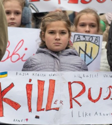 У Львові родини захисників Маріуполя пройшли ходою центром міста