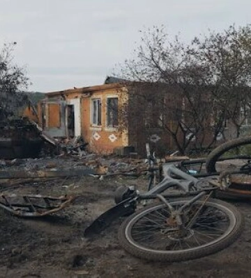 В селе Каменка, оказавшемся на линии фронта, не осталось ни одного целого дома. ВИДЕО