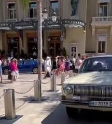 У Монако помітили автівку на полтавських номерах