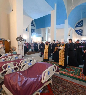 Митрополит Епіфаній освятив реанімаційні ліжка