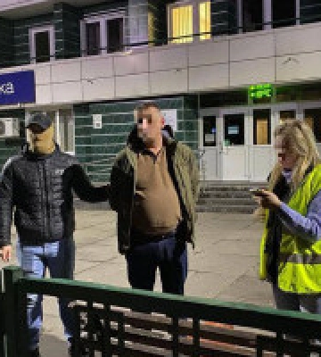 Столичний “благодійник” переправляв за кордон призовників, але попався прокурорам: черговий незаконний “шлях” перекрито