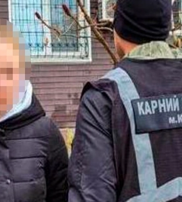 У столиці поліція затримала дівчину зі згортком галюциногенних грибів 