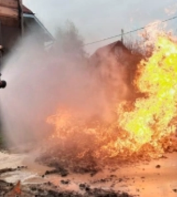 У Луцьку зайнявся газопровід: на місці працювали рятувальники