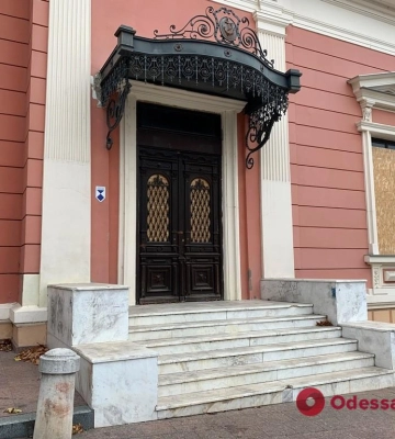 На одесских памятниках архитектуры устанавливают «Голубой щит»