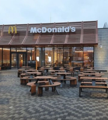 Зі своїм бомбосховищем. McDonald’s відкрила новий ресторан під Києвом