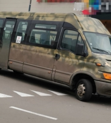 Військова «маршрутка»: автопарк ЗСУ поповнився незвичайним автомобілем