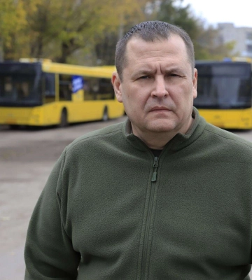 Філатов розповів, як Дніпро налагоджує комунальні автобусні перевезення та запросив на роботу водіїв і слюсарів