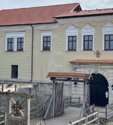 У Золочівському замку на Львівщині відреставрували корпус, пошкоджений ракетним ударом
