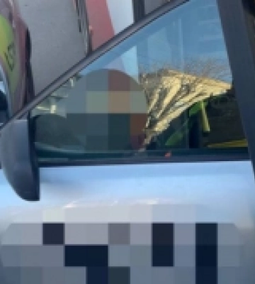 У Луцьку тролейбус врізався в двері автомобіля